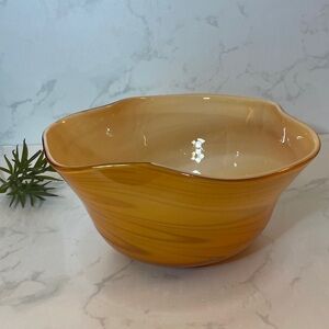 Beautiful Art Glass HandBlown Scalloped Edge Swirl Centerpiece Bowl Vase Tan